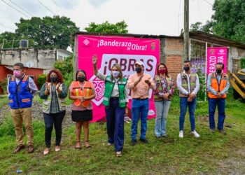 ROSY URBINA INICIA OBRA DE PAVIMENTACIÓN MIXTA EN COLONIA SANTA CECILIA DE TAPACHULA