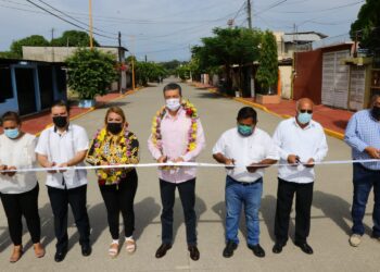 Con pavimentación de calles y avenidas, Rutilio Escandón beneficia a más familias de Suchiate