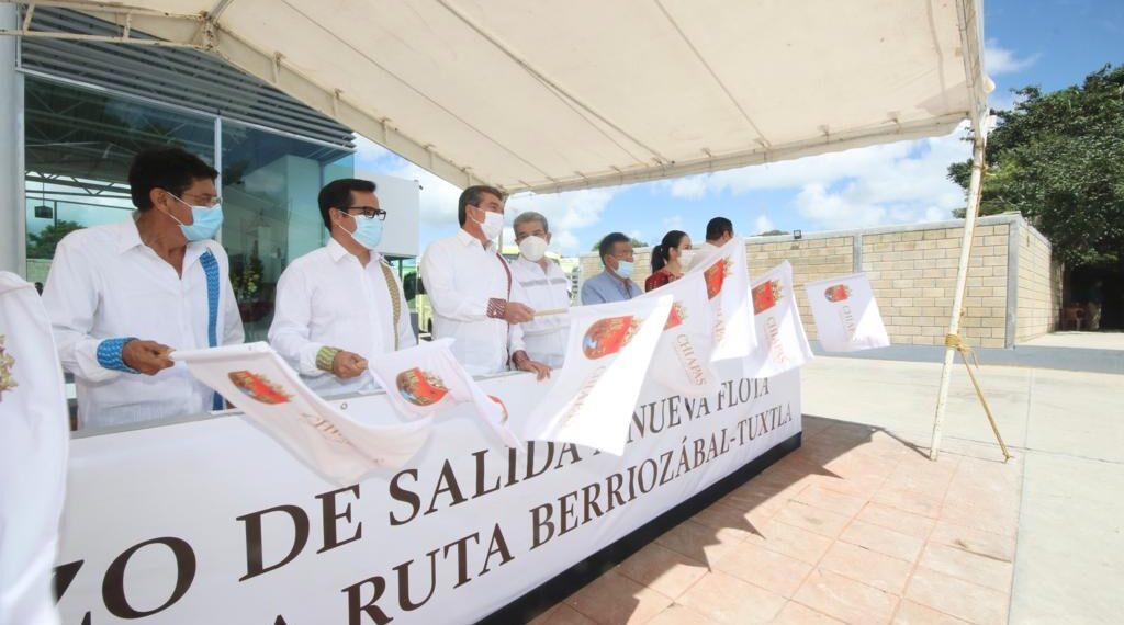 Rutilio Escandón da banderazo de salida a la nueva flota vehicular de la ruta Berriozábal-Tuxtla