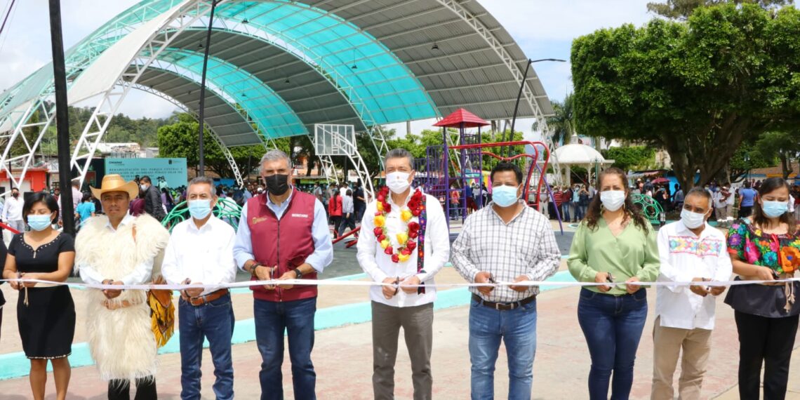 En Rayón, impulsa Rutilio Escandón obras dignas, seguras y de calidad para la población