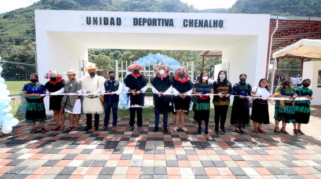 Rutilio Escandón entrega Unidad Deportiva y espacios educativos en Chenalhó