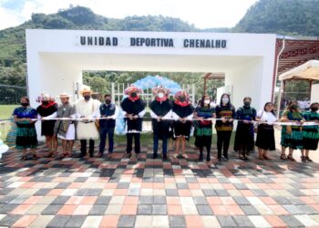 Rutilio Escandón entrega Unidad Deportiva y espacios educativos en Chenalhó