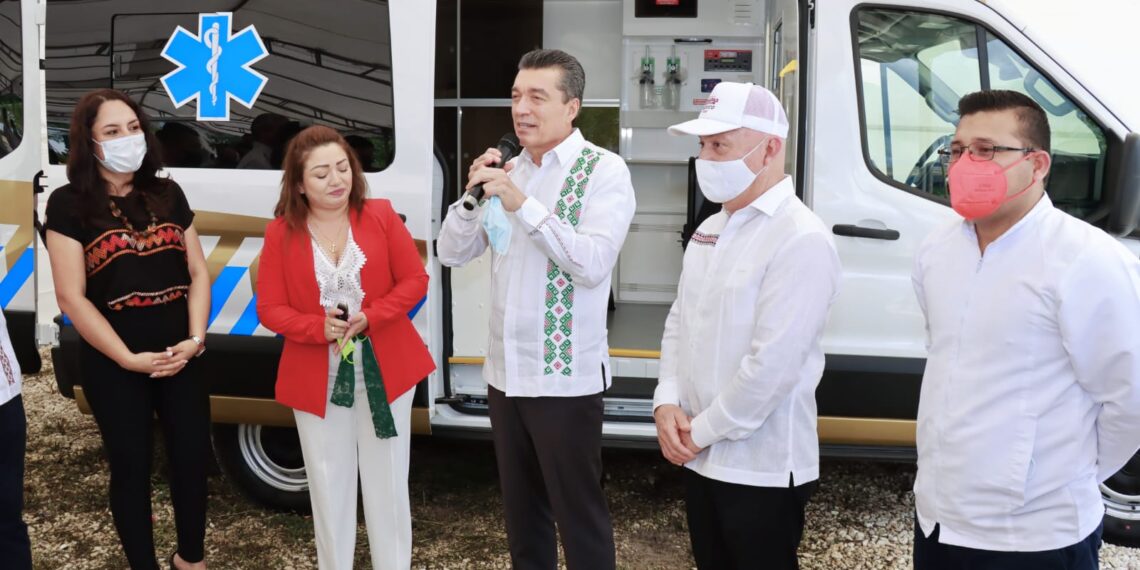 Entrega Rutilio Escandón equipamiento a Clínica para la Atención de Parto Humanizado de Tuxtla Gutiérrez