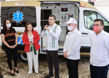 Entrega Rutilio Escandón equipamiento a Clínica para la Atención de Parto Humanizado de Tuxtla Gutiérrez