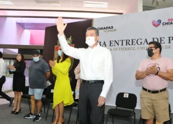 Entrega Rutilio Escandón 54 prótesis en beneficio de personas de distintos municipios