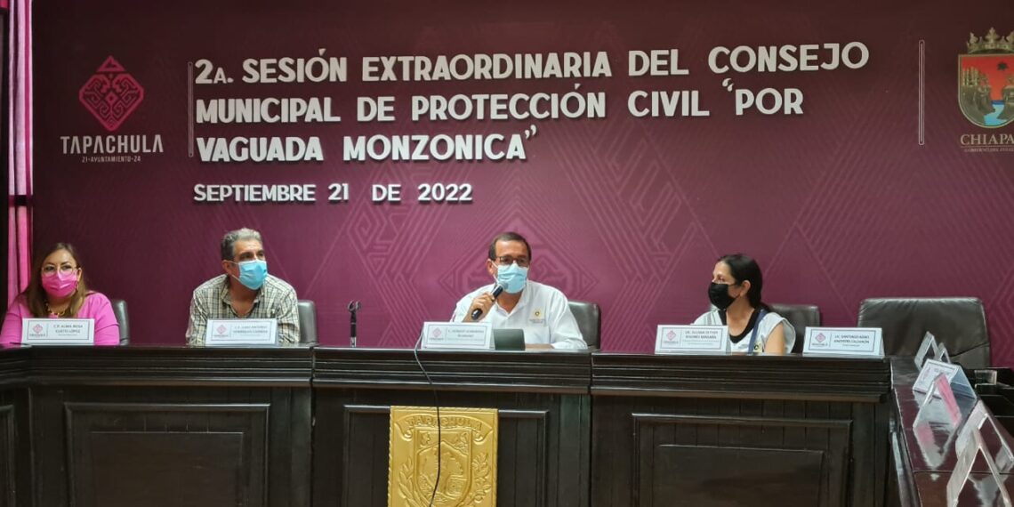 BRINDA AYUNTAMIENTO ATENCIÓN A AFECTADOS POR INUNDACIONES EN LA ZONA BAJA DE TAPACHULA