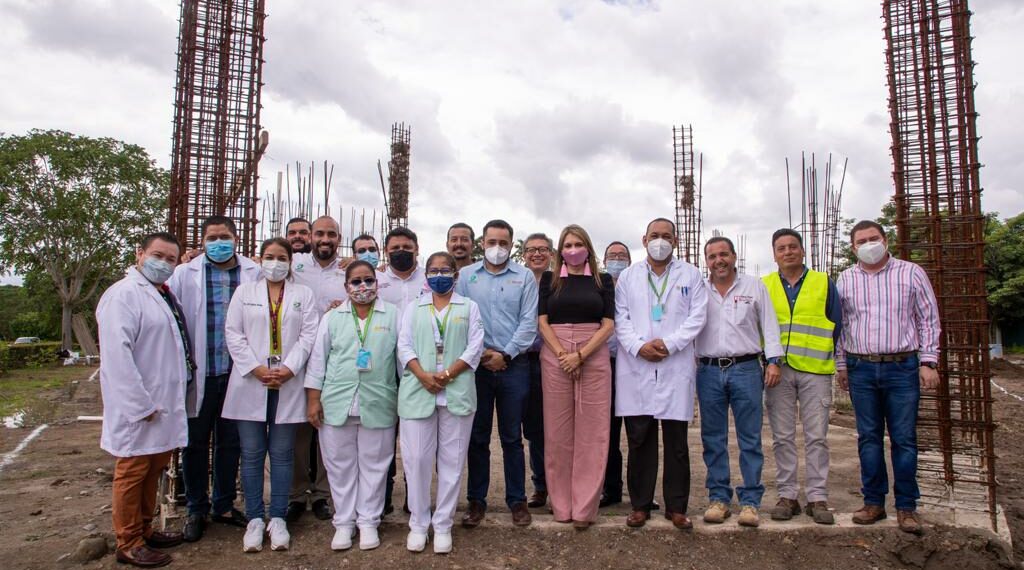 ROSY URBINA PRESIDE CAMPAÑA DE REFORESTACIÓN EN CIUDAD SALUD