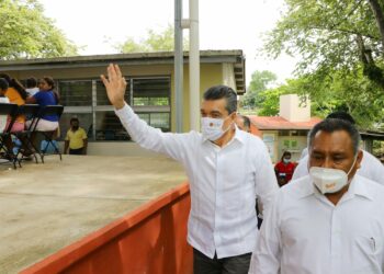 Rutilio Escandón inauguró espacios educativos en la Escuela Primaria “Ezequiel A. Chávez” de Palenque