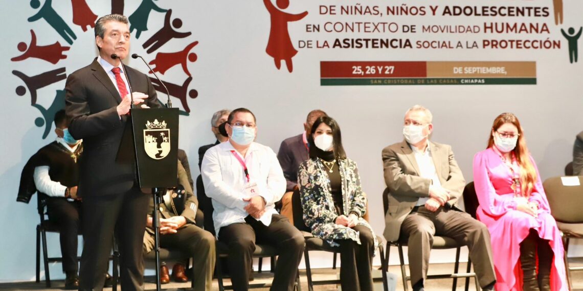 Inaugura Rutilio Escandón seminario para fortalecer atención a niñas, niños y adolescentes migrantes