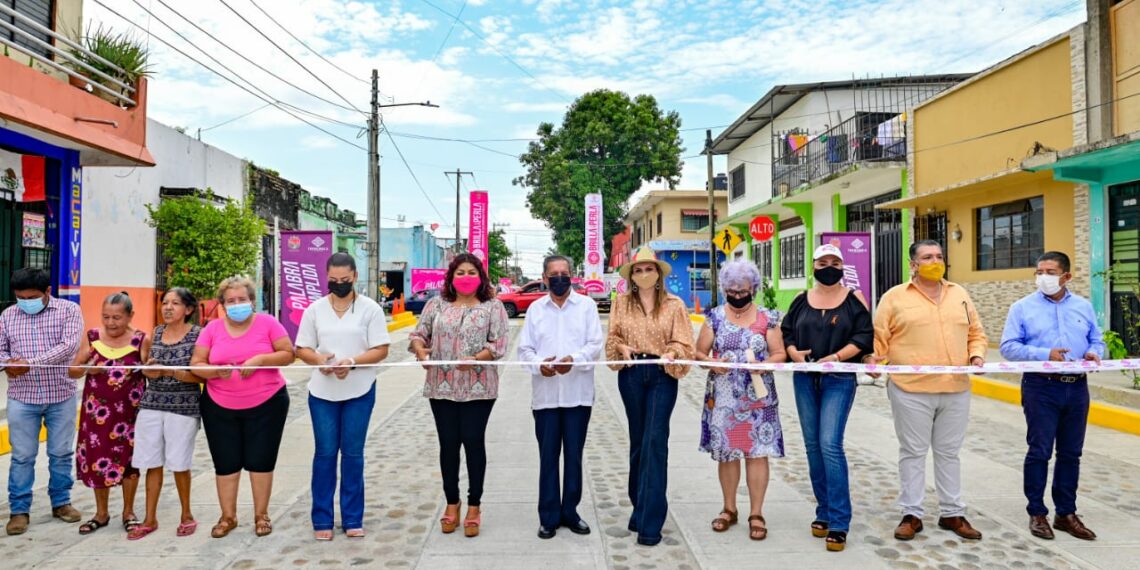 INAUGURA ROSY URBINA OBRA INTEGRAL EN LA COLONIA 16 DE SEPTIEMBRE