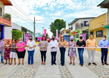 INAUGURA ROSY URBINA OBRA INTEGRAL EN LA COLONIA 16 DE SEPTIEMBRE