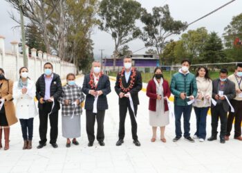 Inaugura Rutilio Escandón pavimentación de calle en el Barrio de Fátima, de San Cristóbal de Las Casas