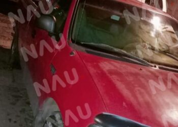 Roban vehículo del estacionamiento de Bodega Aurrerá de Buenos Aires