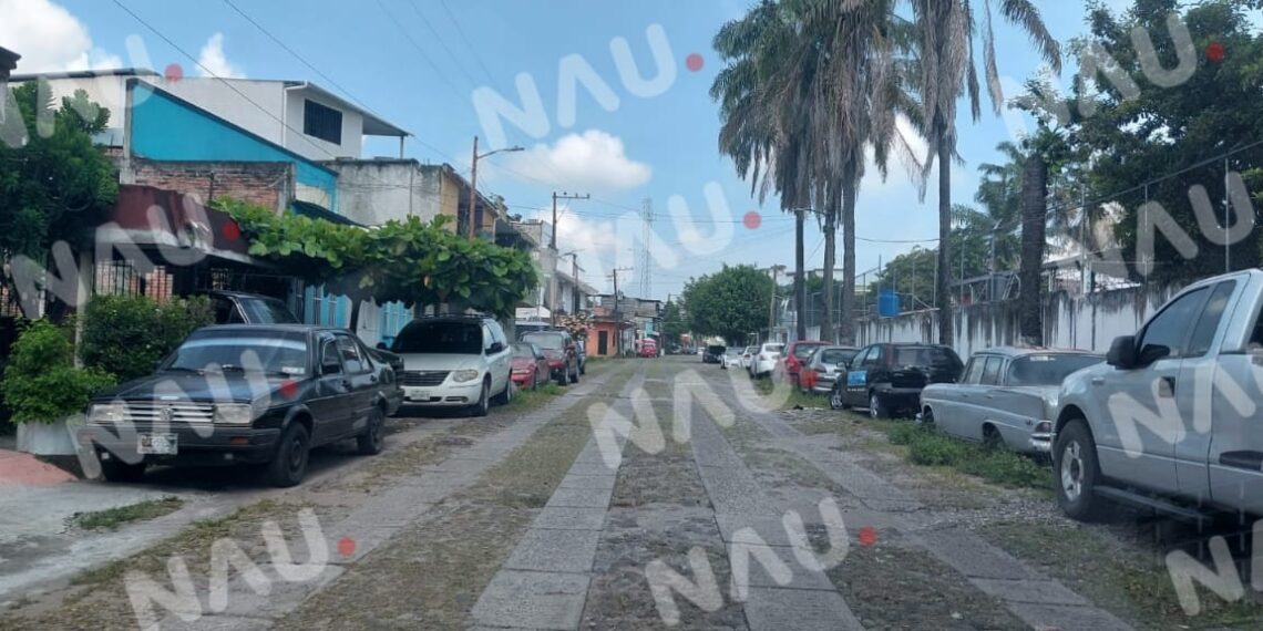 Reportan 8 vehículos abandonados en la vía pública