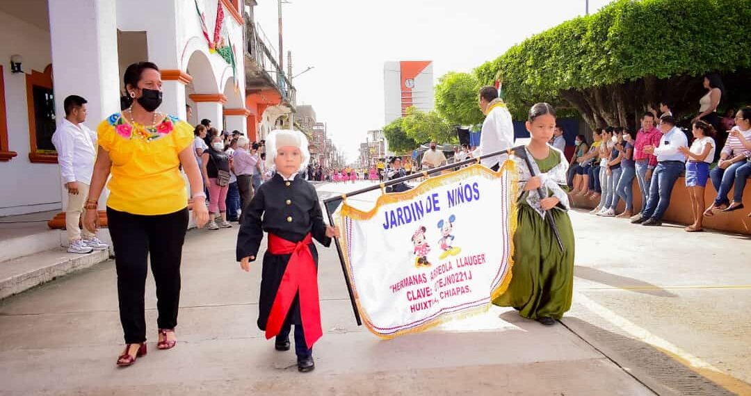 Se llevó a cabo el desfile Cívico en conmemoración del 13 de septiembre, conmemorando la ”Gesta heroica de los niños héroes de Chapultepec”.