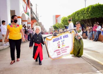Se llevó a cabo el desfile Cívico en conmemoración del 13 de septiembre, conmemorando la ”Gesta heroica de los niños héroes de Chapultepec”.