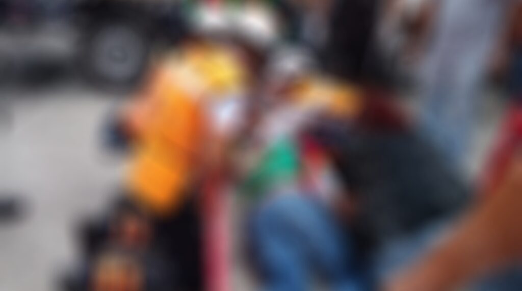 Motociclista embestido por camioneta