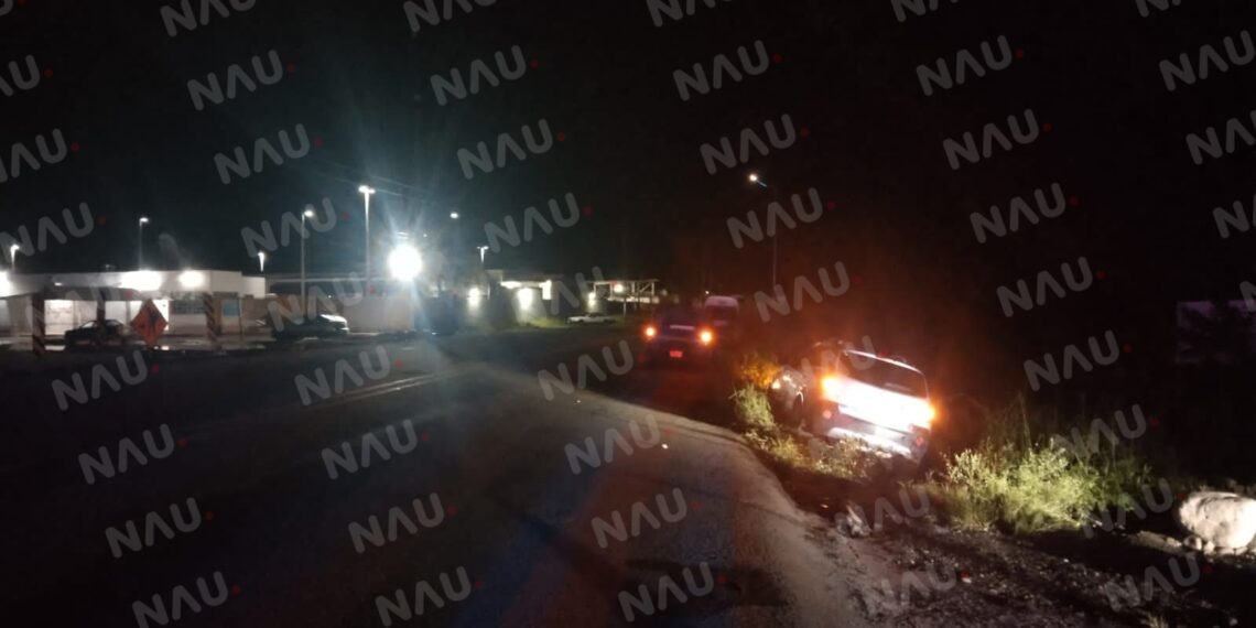 Perdió el control y chocó contra un poste de la CFE