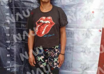 Detienen a sujeto vestido de mujer acusado de robo con Violencia