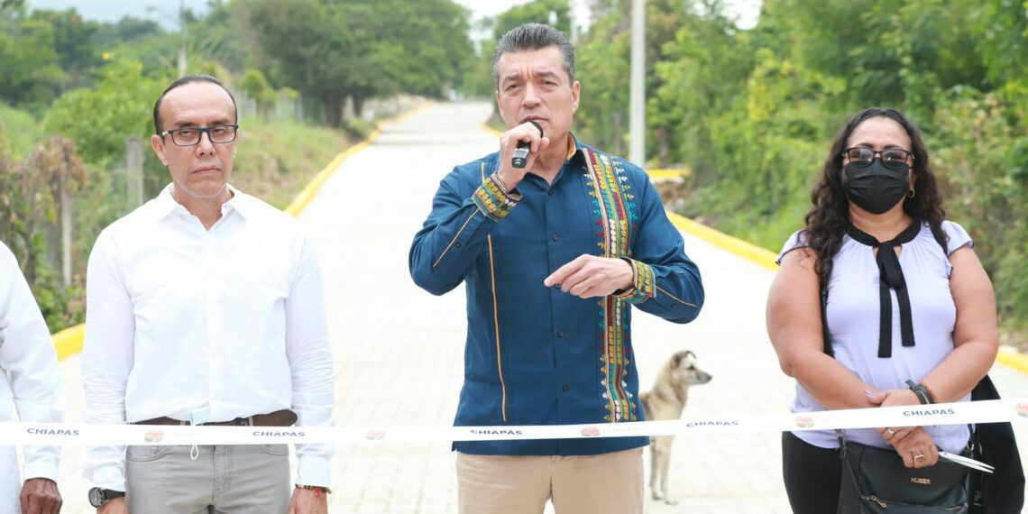 En Suchiapa, Rutilio Escandón inaugura obras de infraestructura educativa y de vialidad
