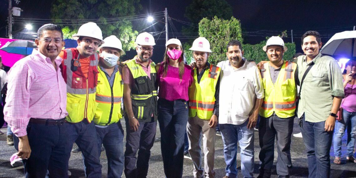 ROSY URBINA ENCIENDE LUMINARIA NÚMERO 10 MIL DEL PROGRAMA “BRILLA LA PERLA”