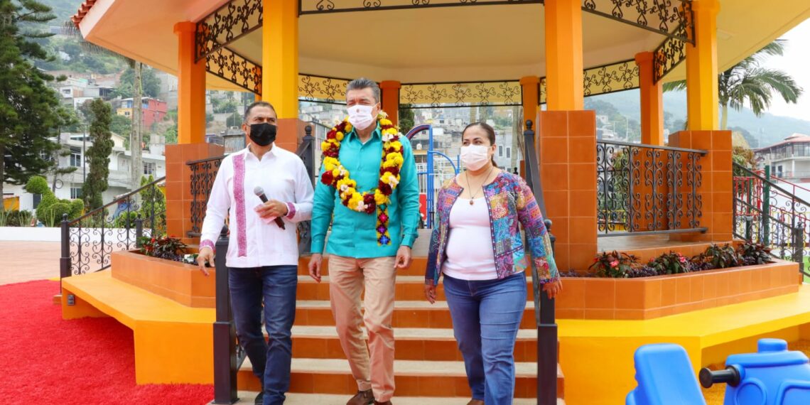 En San Fernando, Rutilio Escandón inaugura aulas y el Parque Central