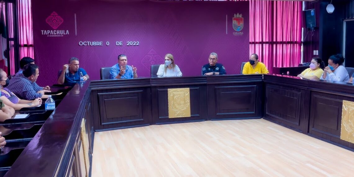 AYUNTAMIENTO DE TAPACHULA COADYUVA EN LA ATENCIÓN A PROBLEMÁTICA SUSCITADA EN SECUNDARIA FEDERAL 1