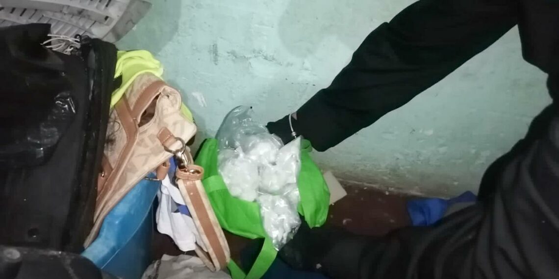 FGR OBTIENE VINCULACIÓN A PROCESO CONTRA DOS PERSONAS POR NARCOMENUDEO Y POSESIÓN DE ARMA DE FUEGO