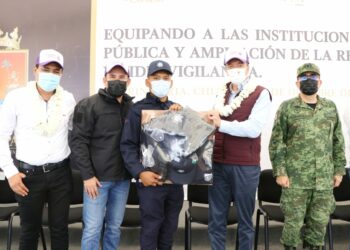 Entrega Rutilio Escandón equipamiento a policías municipales de La Trinitaria y Maravilla Tenejapa