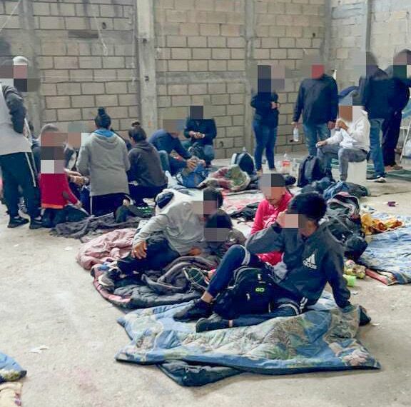 EN CATEO FGR ASEGURA A UNA PERSONA Y RESCATA A 69 INDOCUMENTADOS EN CHIAPAS