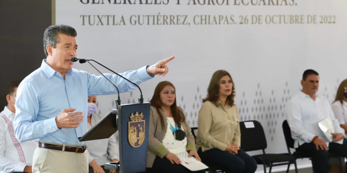 Rutilio Escandón entrega 50 mdp para el fortalecimiento de preparatorias generales y agropecuarias