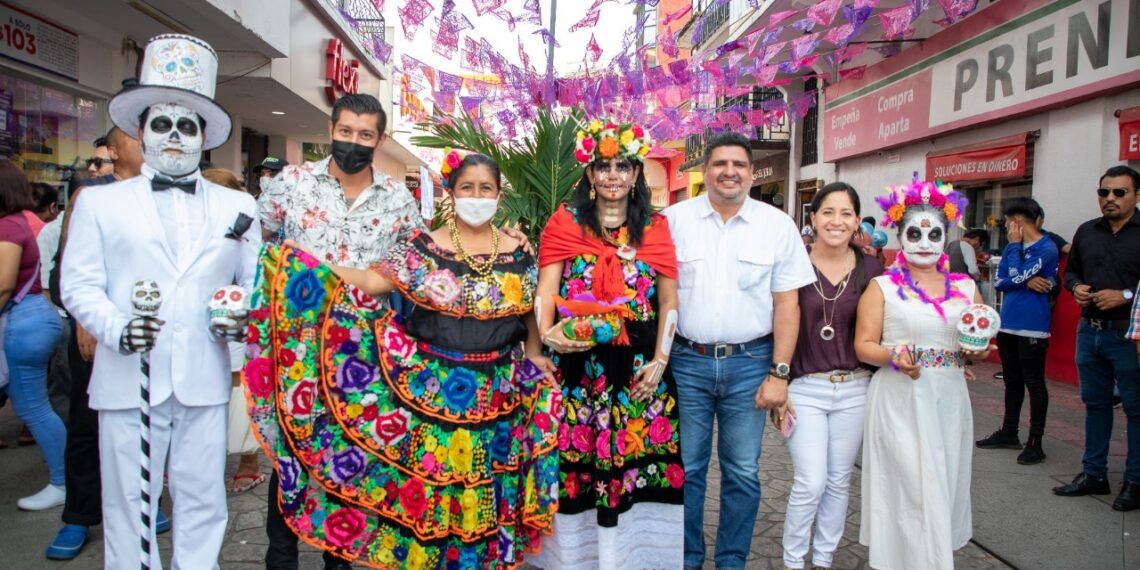 ENTREGAN PREMIOS A LOS GANADORES DEL SEGUNDO CONCURSO DE CALAVERITAS LITERARIAS ORGANIZADO POR EL AYUNTAMIENTO DE TAPACHULA