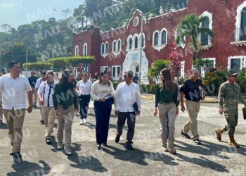Reunión para atender a visitantes de Guatemala