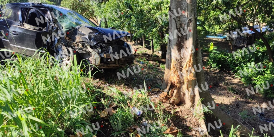 Abandonan vehículo accidentado en la carretera costera en el municipio de Escuintla