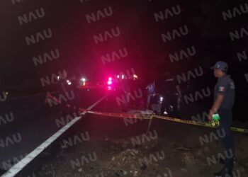 Mujer falleció al ser impactada la motocicleta en que viajaba