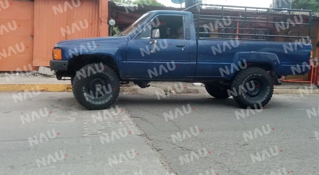 Roban vehículo en Plaza Galerías