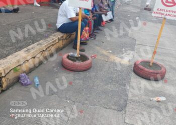 Dejan pañales hasta toallas femeninas en la calle