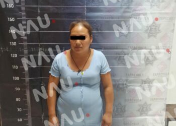 Detienen a señora que escandalizaba con cuchillo en mano