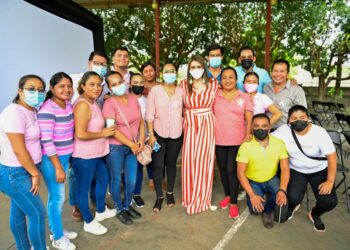 ROSY URBINA PONE EN MARCHA PROGRAMA “CONVIVE ROSA” EN LA ESCUELA TEÓFILO ACEBO