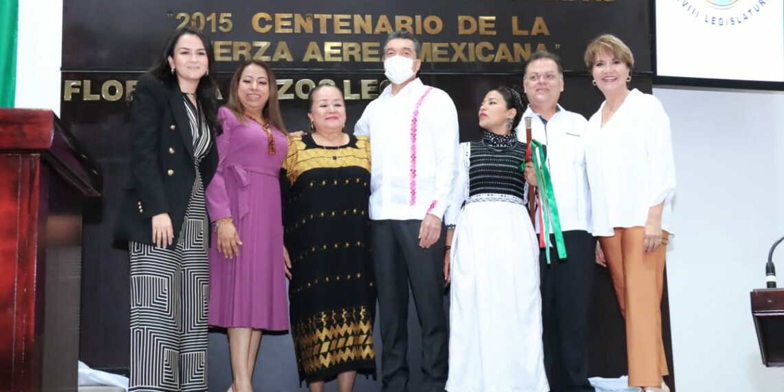 Reconoce Rutilio Escandón a Florinda Lazos León por su lucha a favor de los derechos de las mujeres