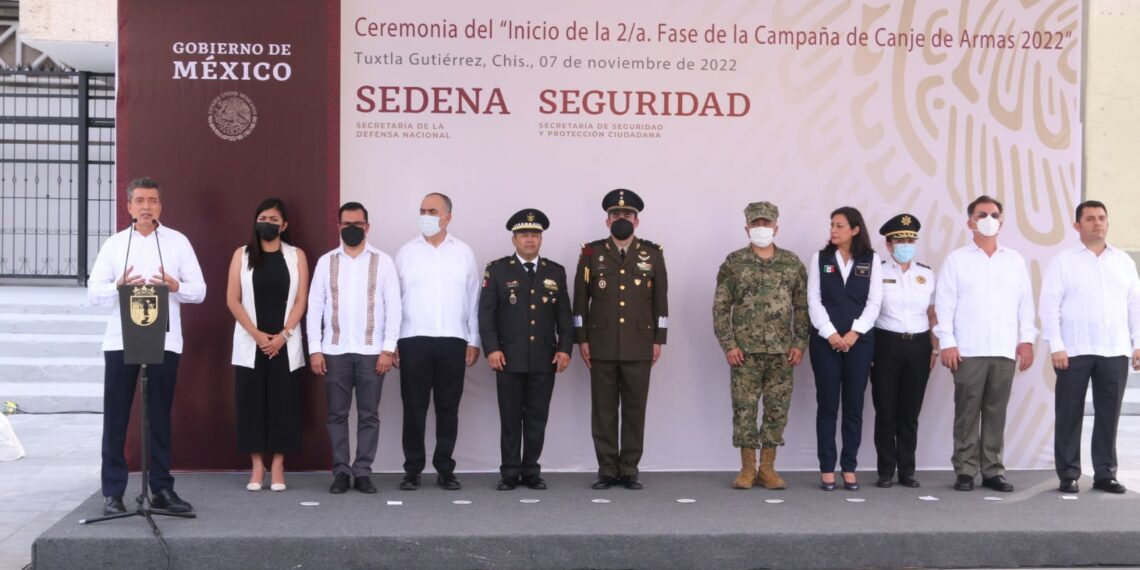 Rutilio Escandón y Tania Enríquez arrancan la Campaña de Canje de Armas de Fuego