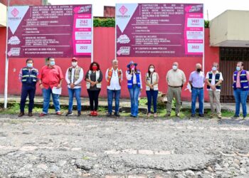 ROSY URBINA DA BANDERAZO DE INICIO DE CONSTRUCCIÓN DE RED DE ALCANTARILLADO Y AGUA EN COLONIA 5 DE FEBRERO