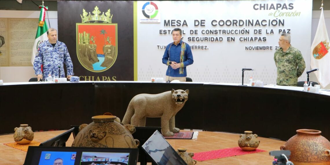 Exhorta Rutilio Escandón a vacunarse contra el COVID-19 y la influenza ante la temporada invernal