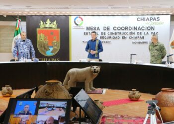 Exhorta Rutilio Escandón a vacunarse contra el COVID-19 y la influenza ante la temporada invernal