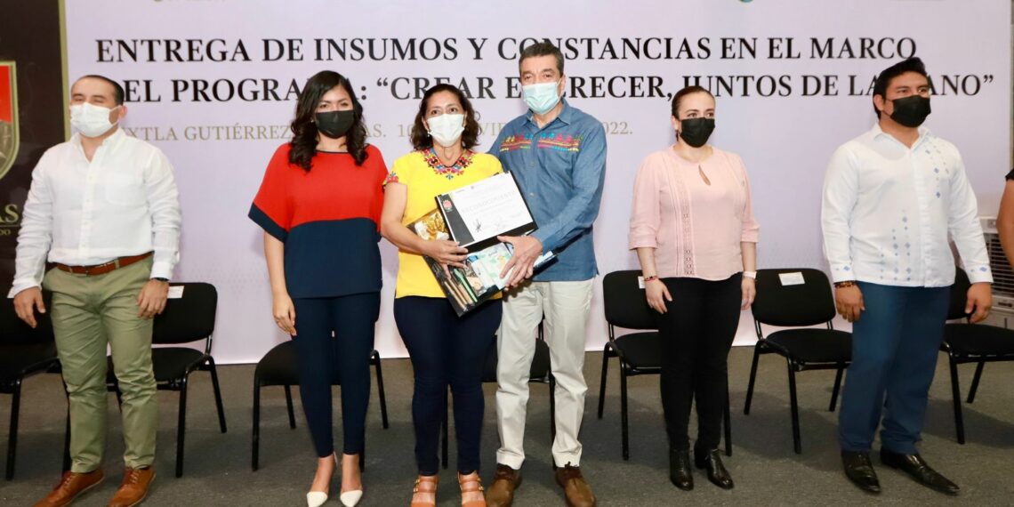 Desde Tonalá, Rutilio Escandón refrenda apoyo a las familias que viven de la pesca