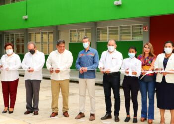 Rutilio Escandón inaugura edificio de tres niveles en la subsede de la Unicach de Huixtla