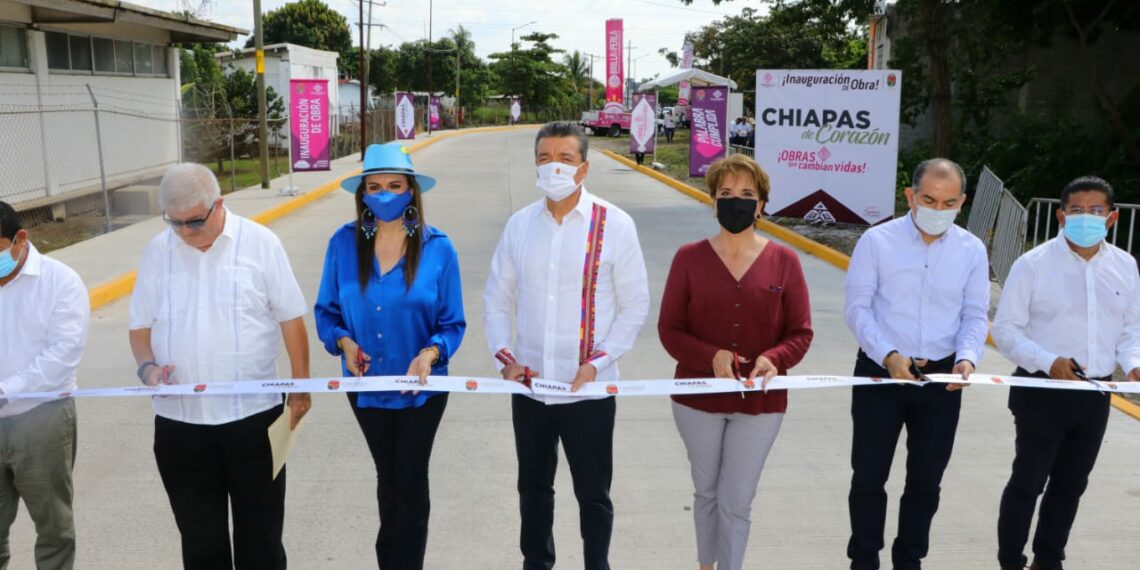 Rutilio Escandón inaugura pavimentación de la 11ª Avenida Sur en Tapachula