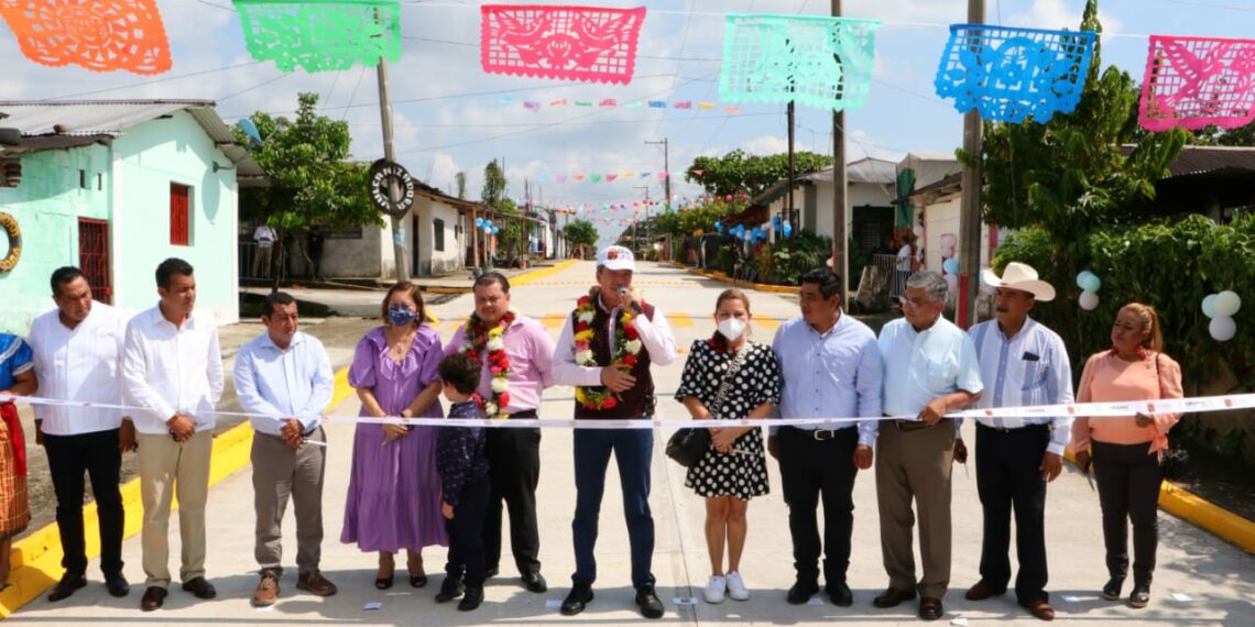 Inaugura Rutilio Escandón pavimentación y mejoramiento integral del bulevar de Cacahoatán