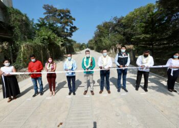 En Berriozábal, Rutilio Escandón inaugura el camino saca cosechas de la localidad Vista Hermosa