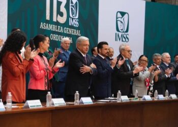 ROSY URBINA ASISTE A LA 113 ASAMBLEA DEL IMSS EN PALACIO NACIONAL